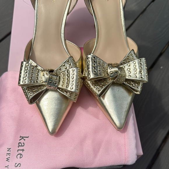 NEW Kate Spade Leather Gold Bow Stud Heels - Picture 10 of 10